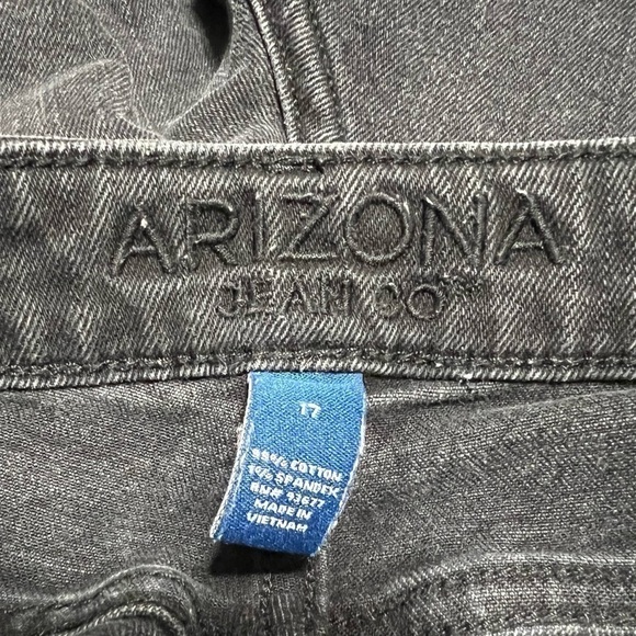 Arizona Black Distressed Jean Shorts Cotton Spandex Rolled Hem Junior Size 17 - Picture 2 of 10